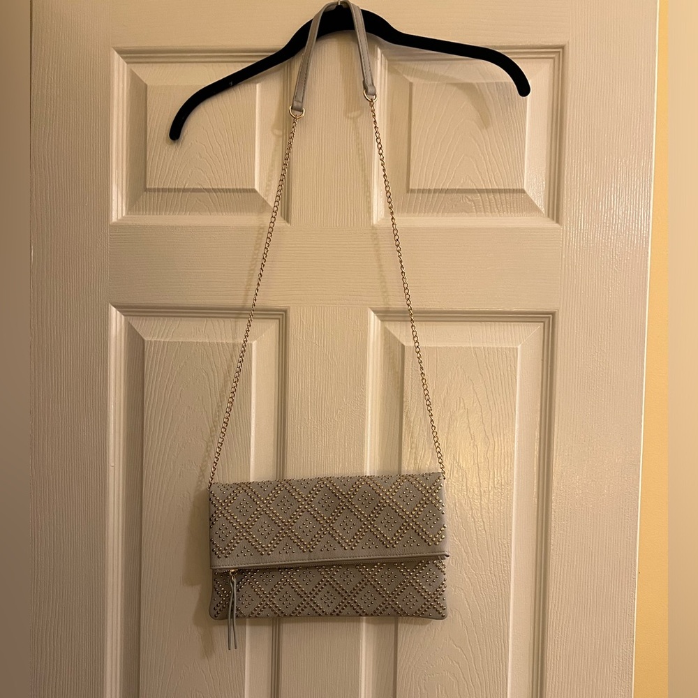 Lulus clutch with strap